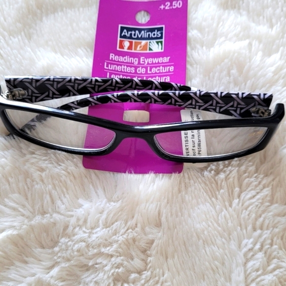 Reading classes +2.50 - Picture 2 of 9